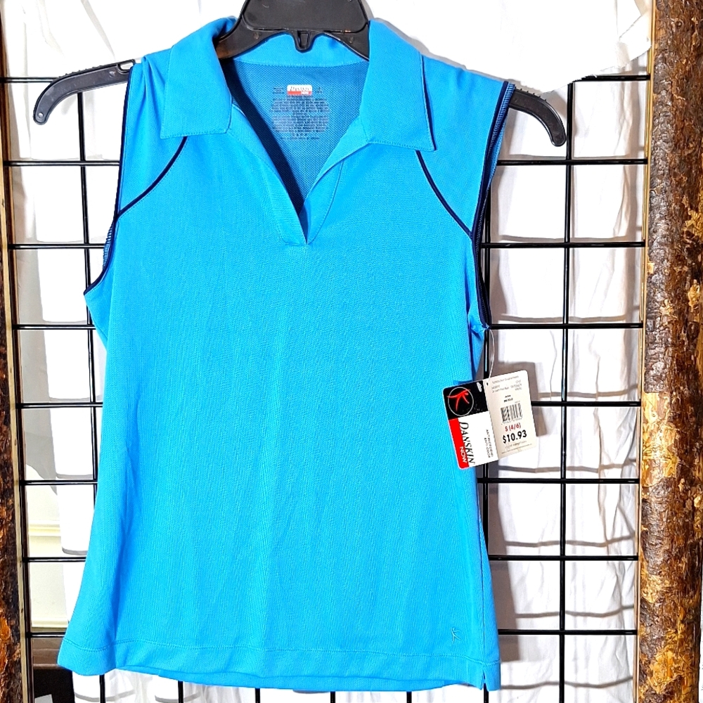 NEW WITH TAG!!! DANSKIN SMALL TOP.